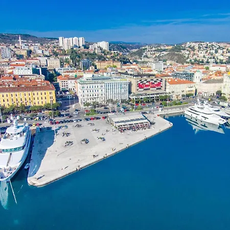 Apartments With Wifi Rijeka - 7825