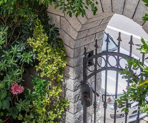 Apartments With Wifi Rijeka - 7825 아파트 리예카