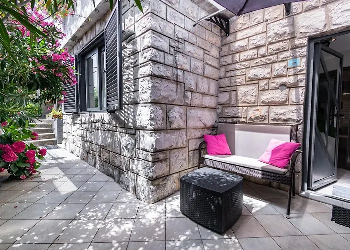 아파트 Apartments With Wifi Rijeka - 7825 리예카
